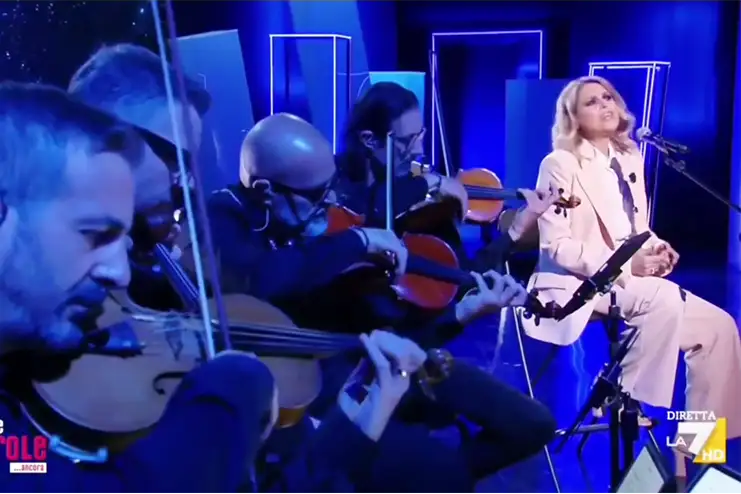 Tosca dal vivo sul palco con Ondanueve String Quartet