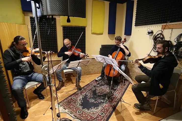 Ondanueve durante una sessione in studio
