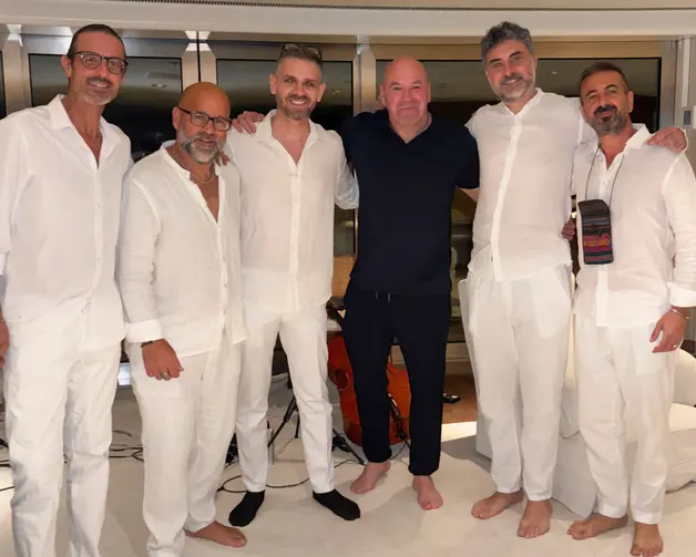 Ondanueve con Dana White dopo una performance privata