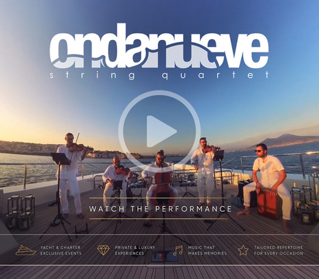 Ondanueve in performance a bordo di uno yacht privato nel Golfo di Napoli